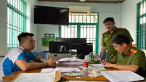 Ông chủ tiệm áo cưới "sản xuất" hàng trăm giấy khám sức khỏe giả