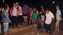 Nam sinh lớp 4 bị lọt xuống mương thoát nước mất tích trong cơn mưa