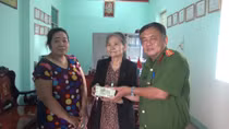 Người phụ nữ ở trọ, nhặt được 100 triệu đồng tìm người trả lại