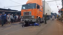 Trung úy bộ đội tử vong sau va chạm với xe container