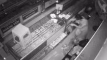 Khoét mái tiệm bạc trộm tài sản trị giá 1,2 tỷ 