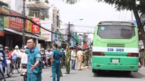 Người phụ nữ tàn tật 53 tuổi bị xe buýt cán tử vong
