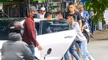 Bị đánh, khống chế lên xe sau khi từ chối ghi nợ... 400 triệu