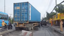Khối bê tông dải phân cách "cứu" người đàn ông thoát chết trong gang tấc