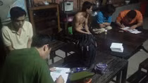 "Công trường" sản xuất đĩa lậu trong bãi phế liệu 