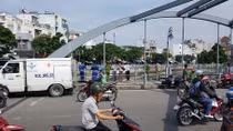 Thi thể đang phân hủy trôi trên kênh Tân Hóa
