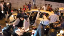 Thiếu niên 16 tuổi đi bụi siết cổ tài xế taxi cướp tiền