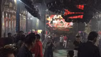 Phát hiện nhiều tiếp viên “thoát y” khiêu dâm trong quán karaoke
