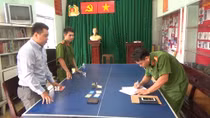 Trung sĩ CSCĐ trả lại ví tiền có giá trị lớn cho người đánh rơi