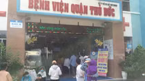Đi băng bó vết thương, bị điều dưỡng giở trò...xâm hại?
