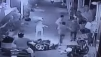 Dụ người bán điện thoại vào hẻm dàn cảnh cướp xe máy
