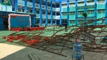 Sập giàn giáo, hơn 20 học sinh bị thương trong Lễ kỷ niệm 20/11