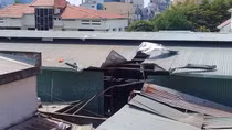 2 nóc nhà bật tung sau vụ nổ nồi hơi tại Công ty dược