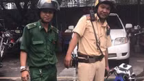 Teen "độ" xe kì quái rồi mang ra đường... "bay"