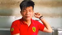 Tên cướp giật điện thoại kéo lê cô gái 500m