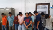 Sát phạt bằng cách đá gà trực tuyến qua… màn hình điện thoại