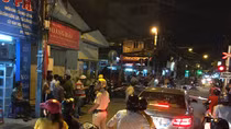 "Ngáo đá" cầm dao cố thủ trong chốt trực xe lửa trong nhiều giờ