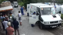 Thi thể nữ giới lõa thể trôi trên sông