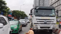 Người phụ nữ băng ngang đường bị xe bồn tông tử vong