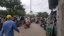 Bỏ lại xe máy trong quán nước, lao vào tàu hỏa tự tử
