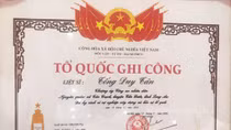 Trao bằng Tổ quốc ghi công cho gia đình liệt sĩ Tống Duy Tân