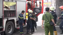 Nhiều người tháo chạy khỏi đám cháy trong phòng khám nha khoa
