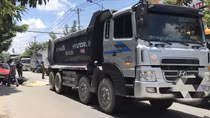 Hai vợ chồng gặp nạn trên đường đi thăm con