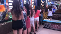 Quán karaoke dùng “đặc sản chân dài” tiếp khách nước ngoài