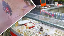 Chưa đầy 3 phút, tên cướp dùng búa đập tủ kính cướp cả đống nữ trang