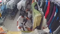 Làm rõ nhóm côn đồ xông vào shop thời trang chém gục người bán hàng