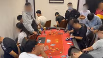 Bắt nhiều con bạc người nước ngoài trong căn hộ cao cấp