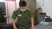 Sản xuất văn bằng, chứng chỉ giả, bán mớ như rau