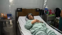 Nữ bác sĩ bị cướp chém trên đường đi làm
