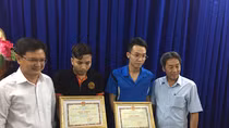 Khen thưởng 3 cán bộ ngân hàng dũng cảm bắt cướp