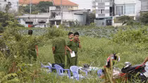 Lượm ve chai phát hiện thi thể bé trai