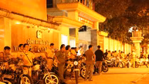Cổ vũ bóng đá chứ đừng... quá khích