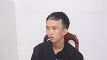 Chặn đường đâm gục bạn gái vì "dám" đòi chia tay