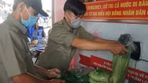 Khởi động lại cây ATM gạo san sẻ yêu thương cho người dân khó khăn