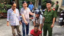 Giả bộ hỏi đường rồi trộm…xe máy