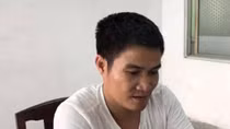 Khoá trái cửa, khủng bố con nợ bằng... mắm tôm