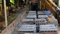 Thua bạc, "ăn" cả container chì của anh trai