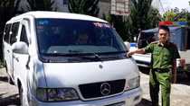Triệu tập tài xế “ủi” Trung úy Công an gần 100m rồi bỏ trốn