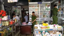Mật phục bắt quả tang nhà thuốc tân dược thu giữ nhiều sản phẩm