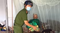 Chung tay giúp người nghèo, người neo đơn qua giai đoạn dịch bệnh