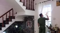 Tên trộm "chê" sổ đỏ, sổ tiết kiệm, chỉ lấy kim cương, vàng