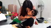 Người phụ nữ nuôi con nhỏ tàng trữ 9 gói ma túy đá