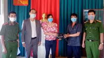 Nhặt được 60 triệu đồng nhờ Công an tìm người trả lại