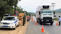 Trắng đêm phòng, chống dịch bệnh COVID-19 trên quốc lộ