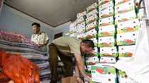 Kỳ lạ, nông sản Trung Quốc từ TP HCM nhập ngược lên Đà Lạt