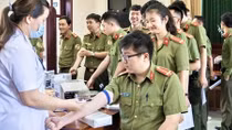 300 CBCS Công an Lâm Đồng hiến máu cứu người